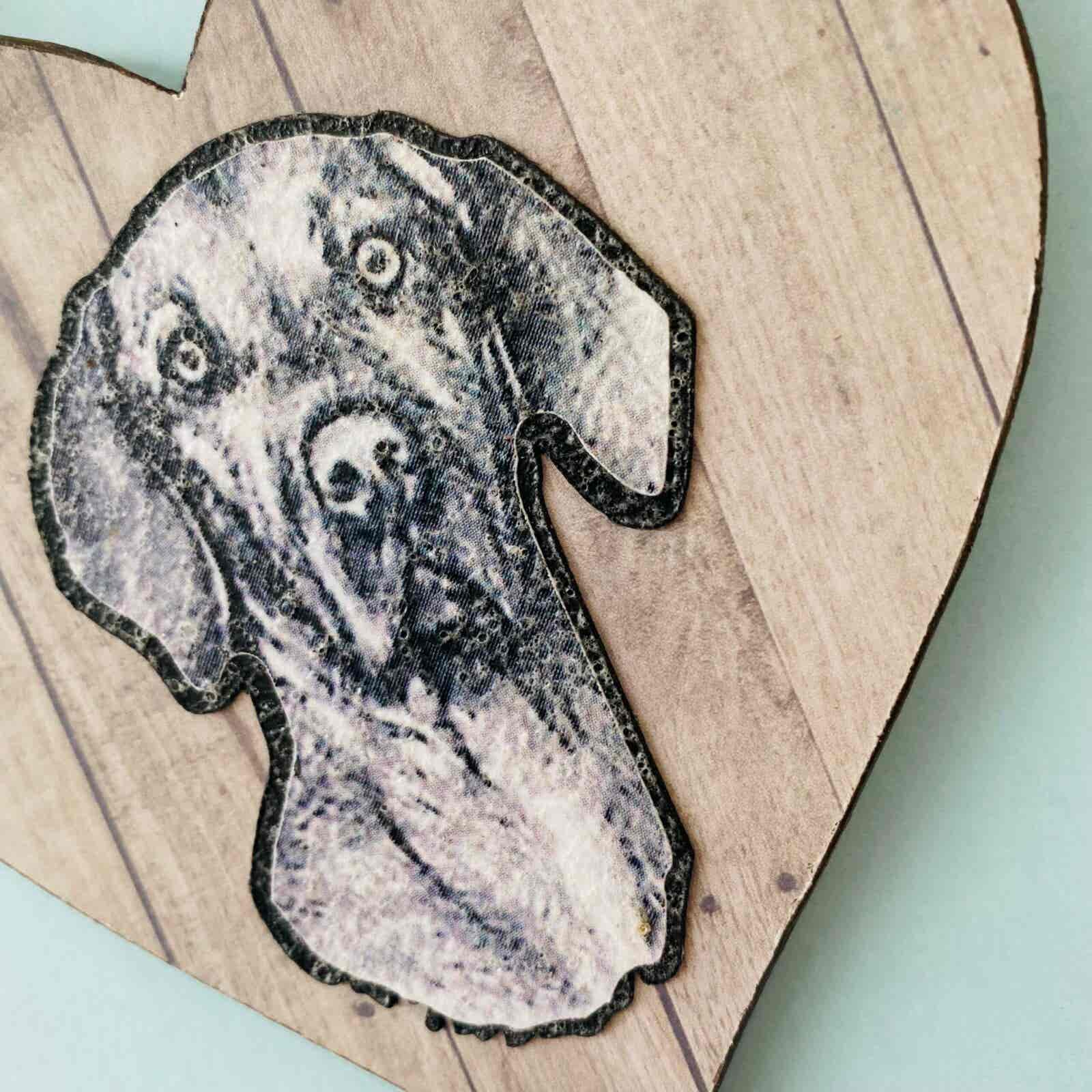 Weimaraner (on wood grain heart) Plaque - Image 2