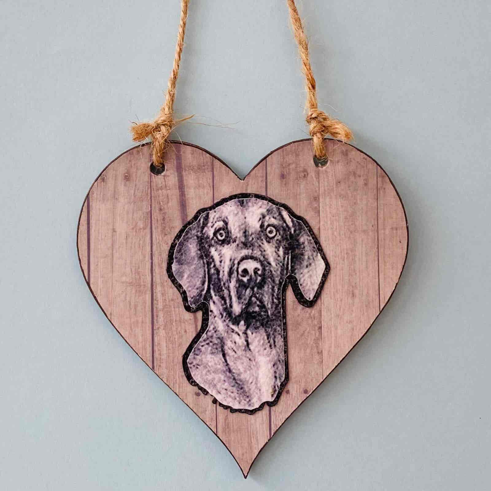 Weimaraner (on wood grain heart) Plaque