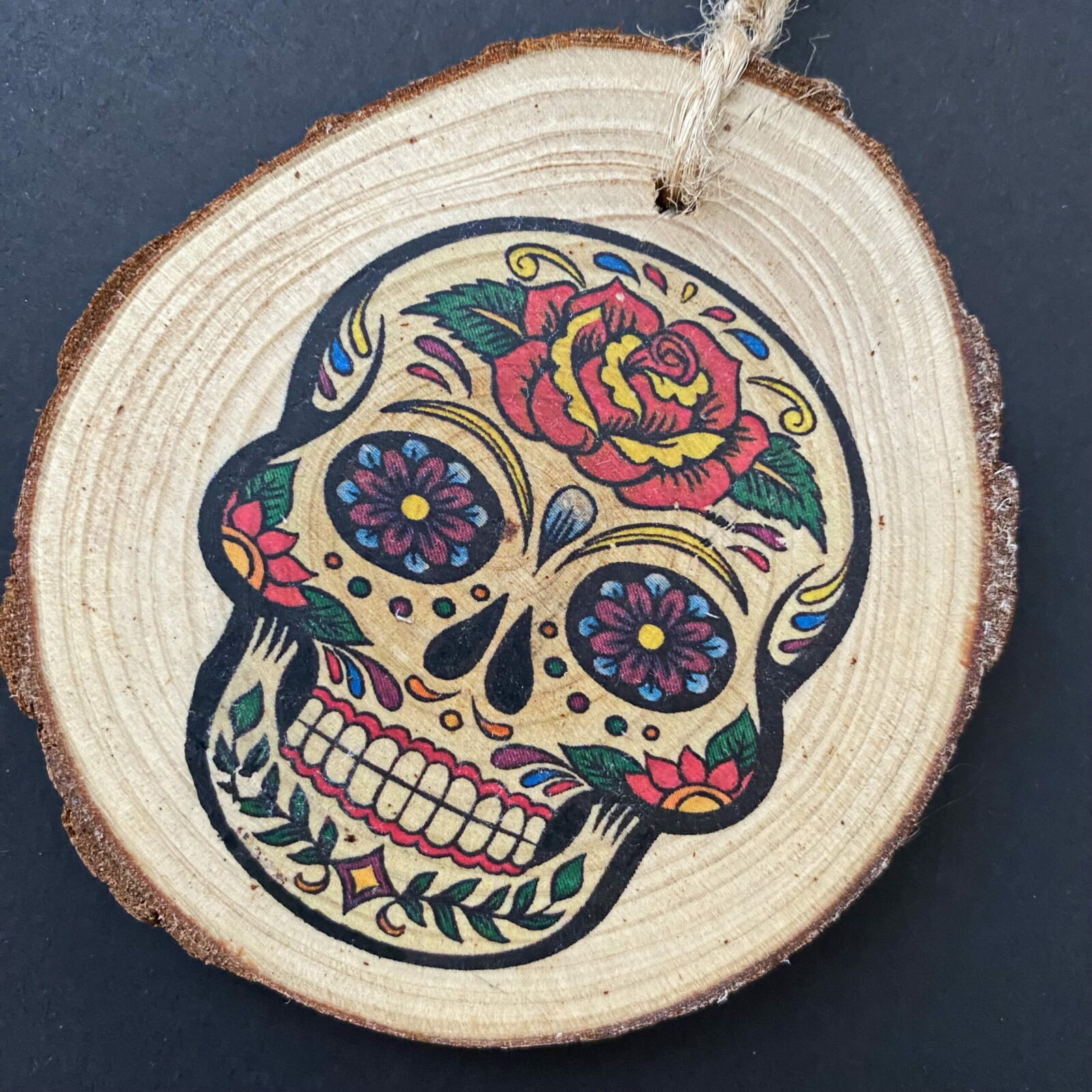 Sugar Skull hanging Wood Slice - Image 2
