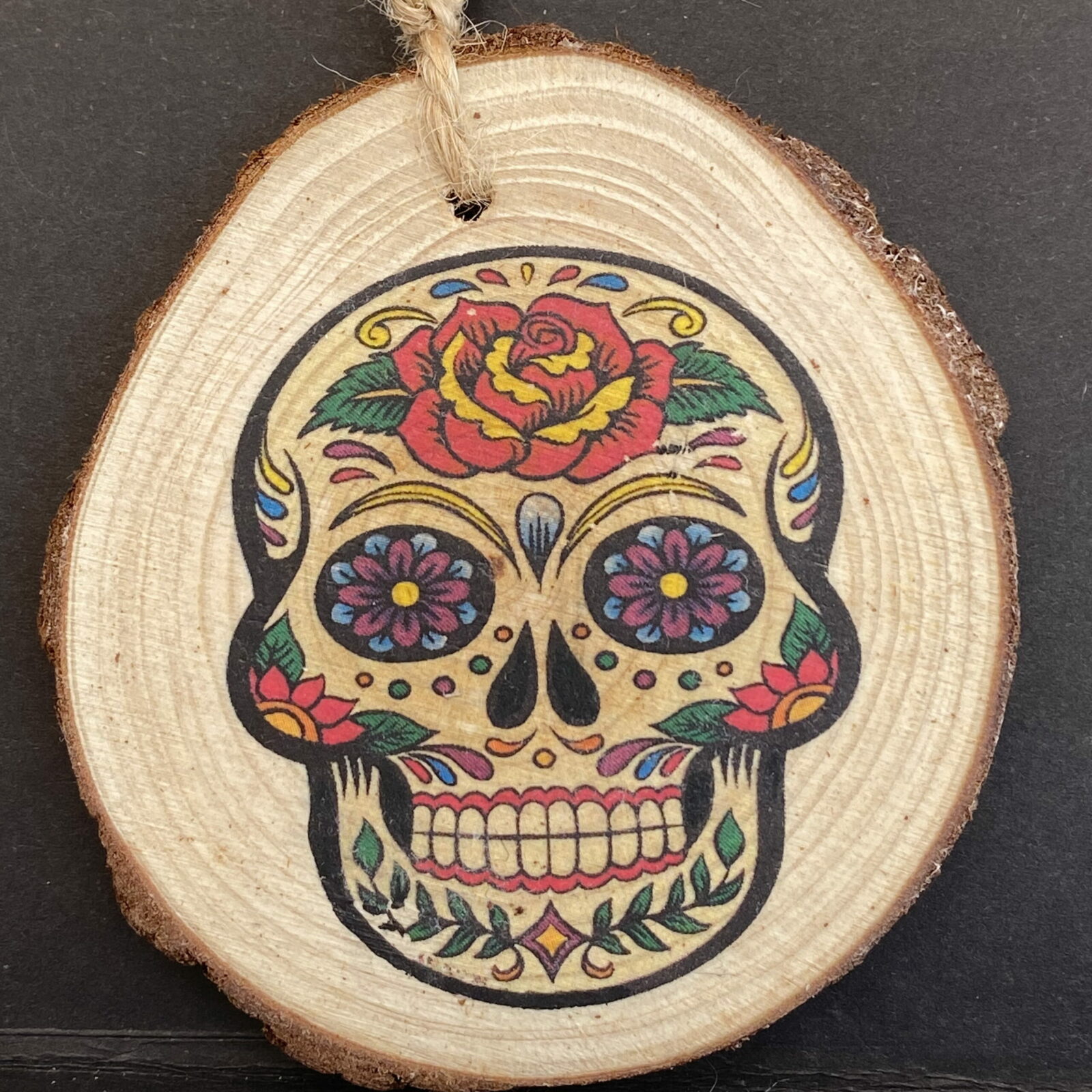 Sugar Skull hanging Wood Slice - Image 3