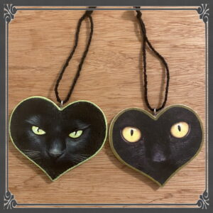 Cat's Eyes Heart Plaque (small)