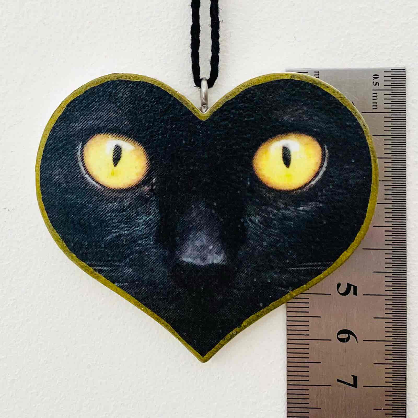 Cat's Eyes Heart Plaque (small) - Image 3