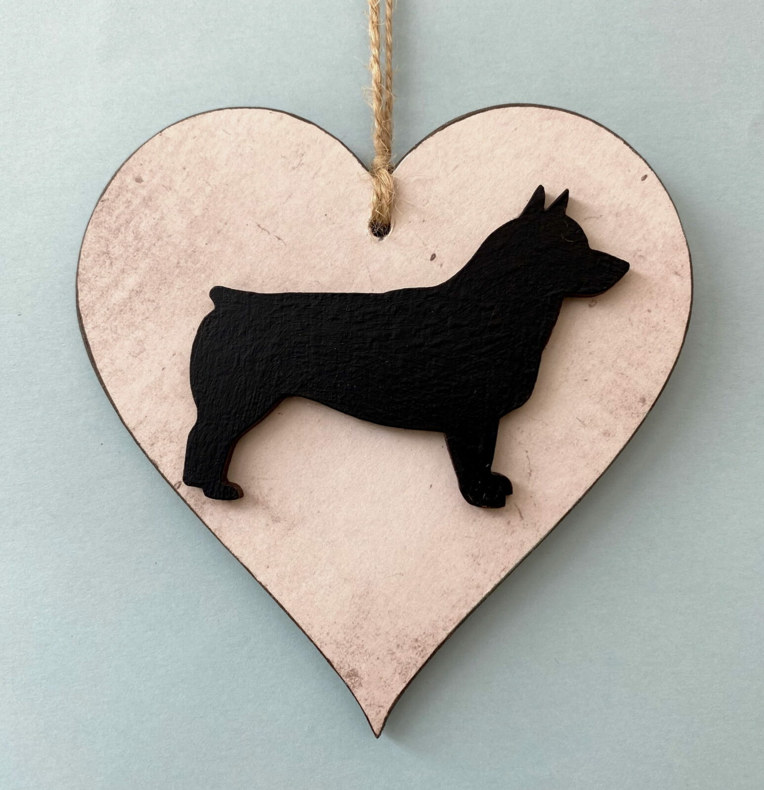 Swedish Vallhund (on a vintage background heart) Plaque