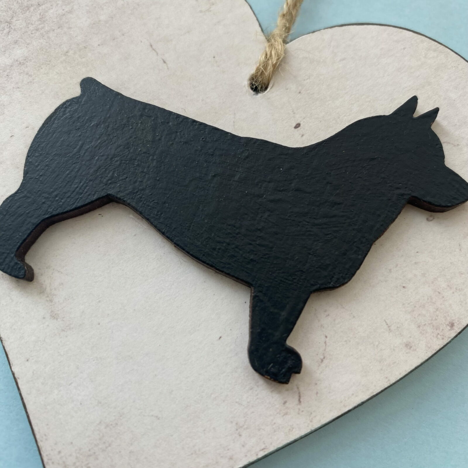 Swedish Vallhund (on a vintage background heart) Plaque - Image 2