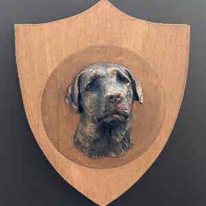 3D Dog Head on Wooden Shield - Labrador - Bronze