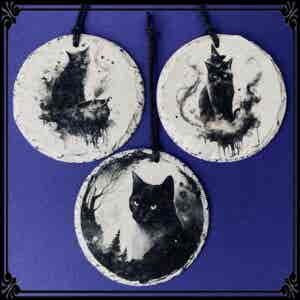 Water Colour Paint Effect Round Slates - Gothic Black Cats