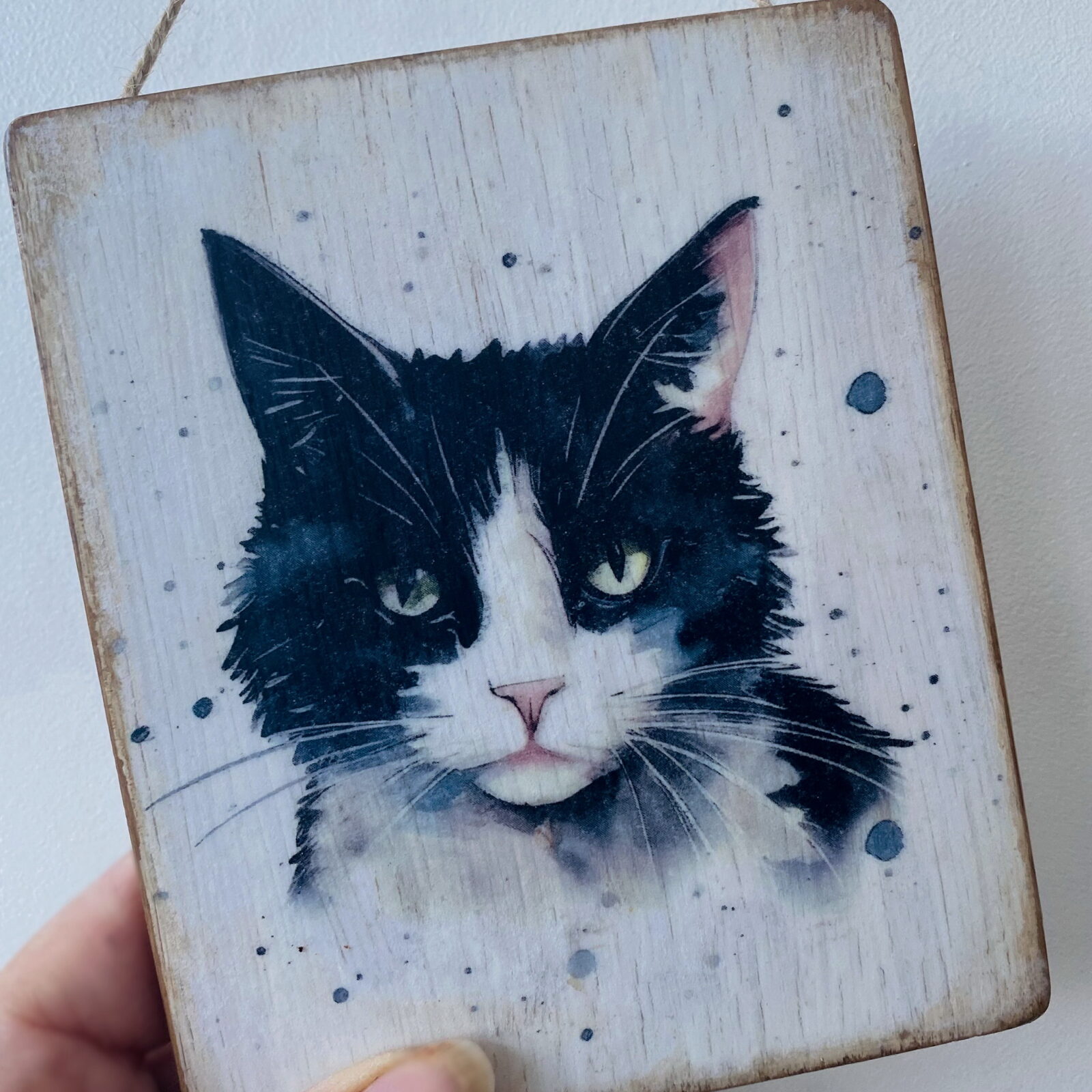 Water Colour Paint Effect Plaque - Cat Breeds - Black & White (Tuxedo) Cat - Image 2