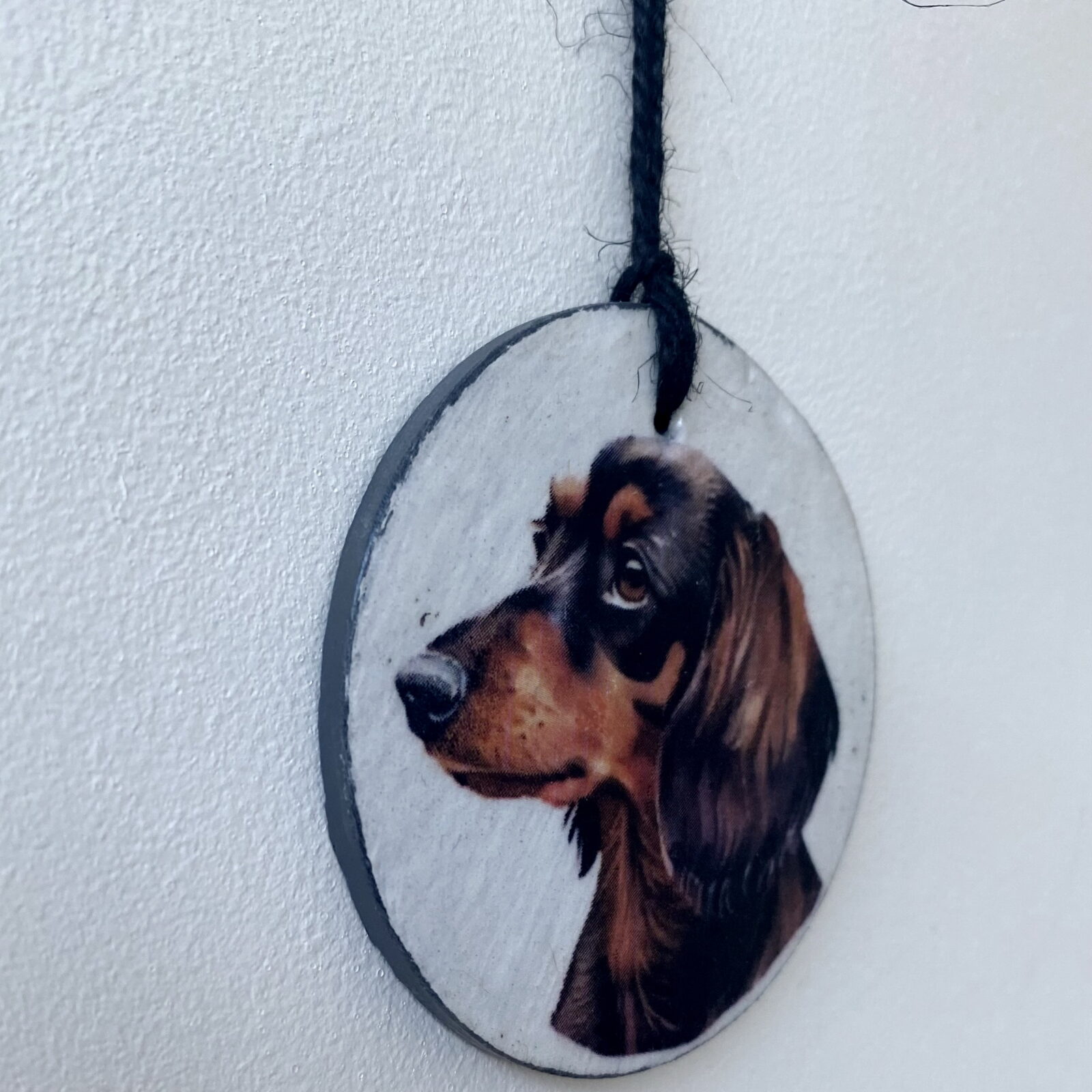 Water Colour Paint Effect Slate Circle - Dog Breeds - Dachshund - Image 3