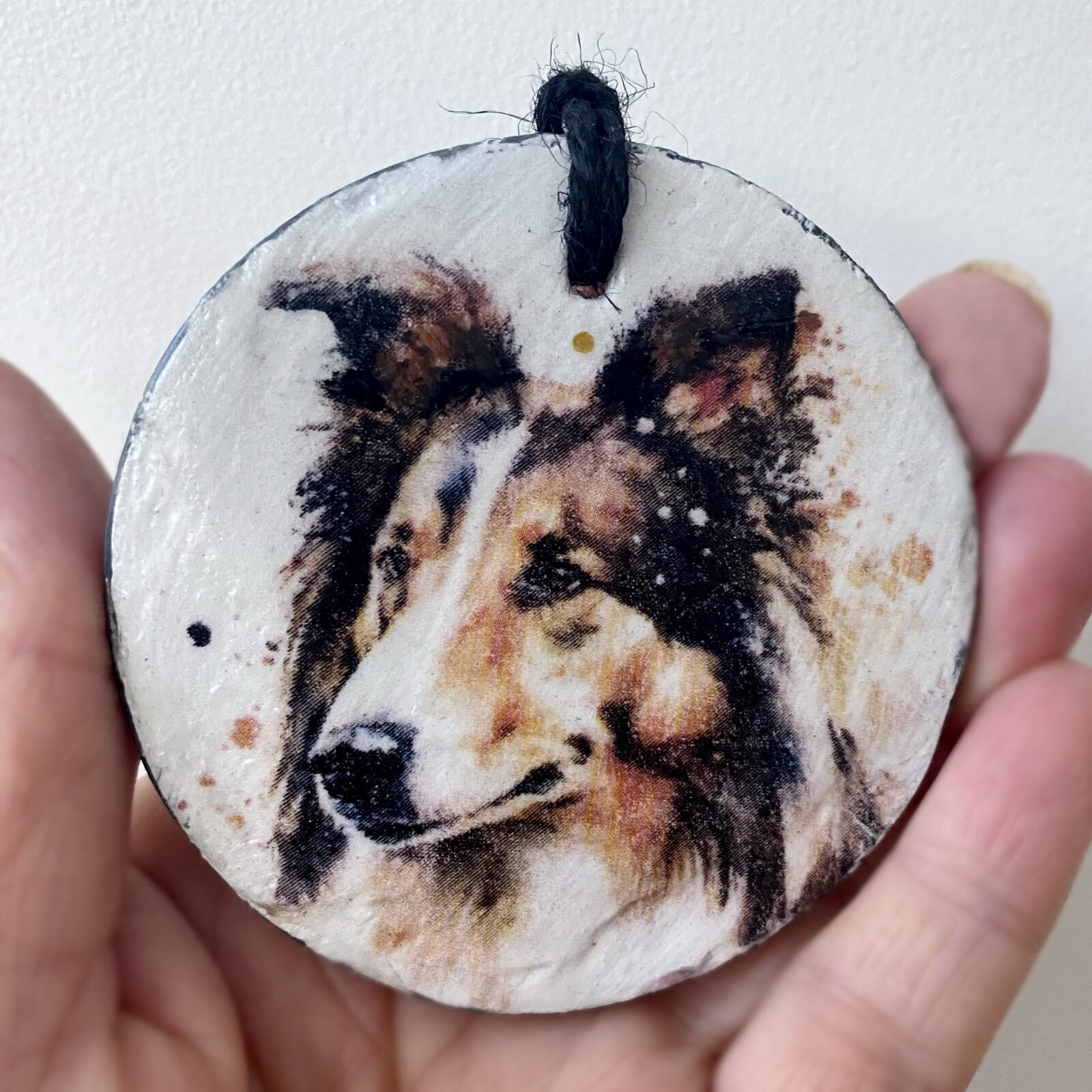 Water Colour Paint Effect Slate Circle - Dog Breeds - Rough Collie - Image 2