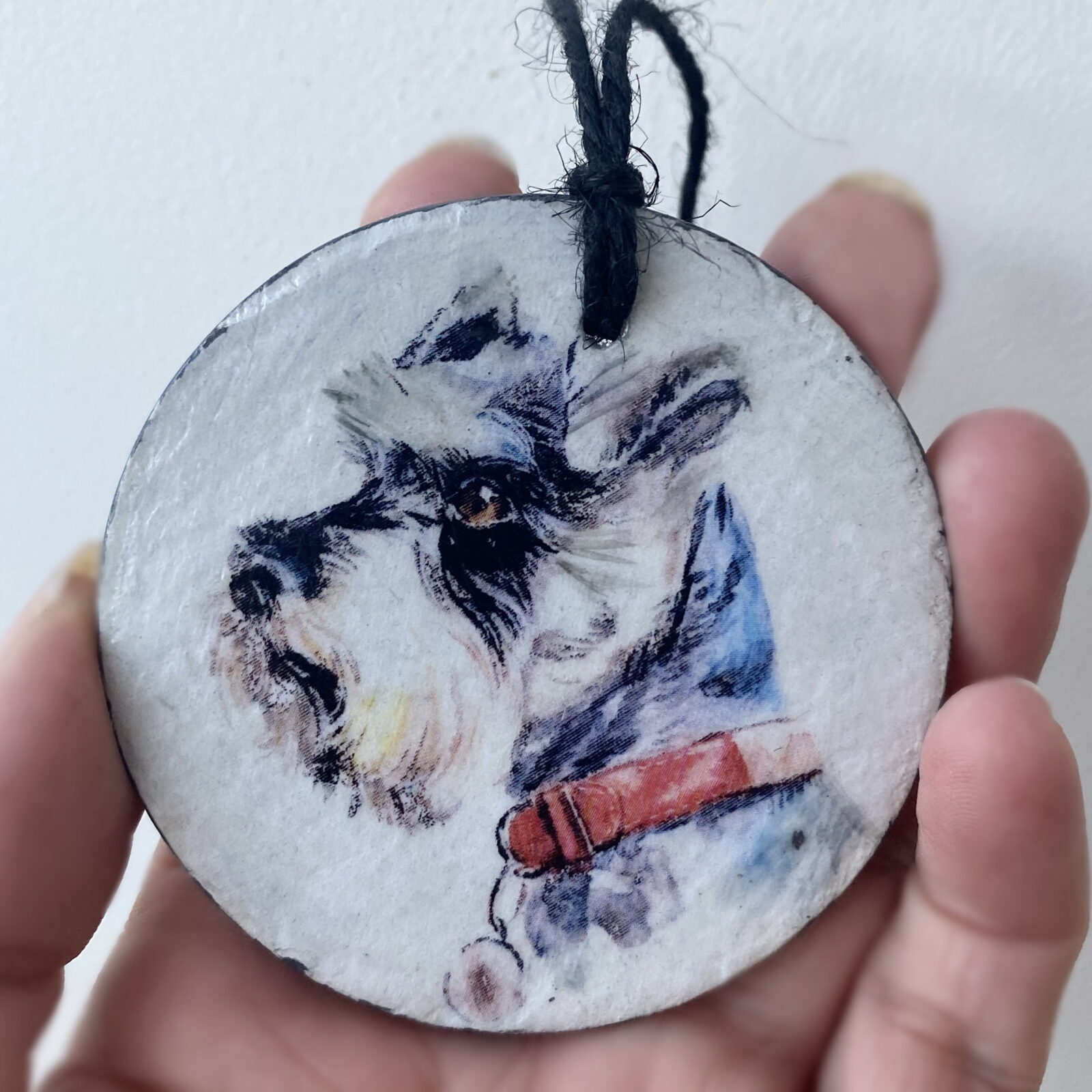 Water Colour Paint Effect Slate Circle - Dog Breeds - Schnauzer 1 - Image 2