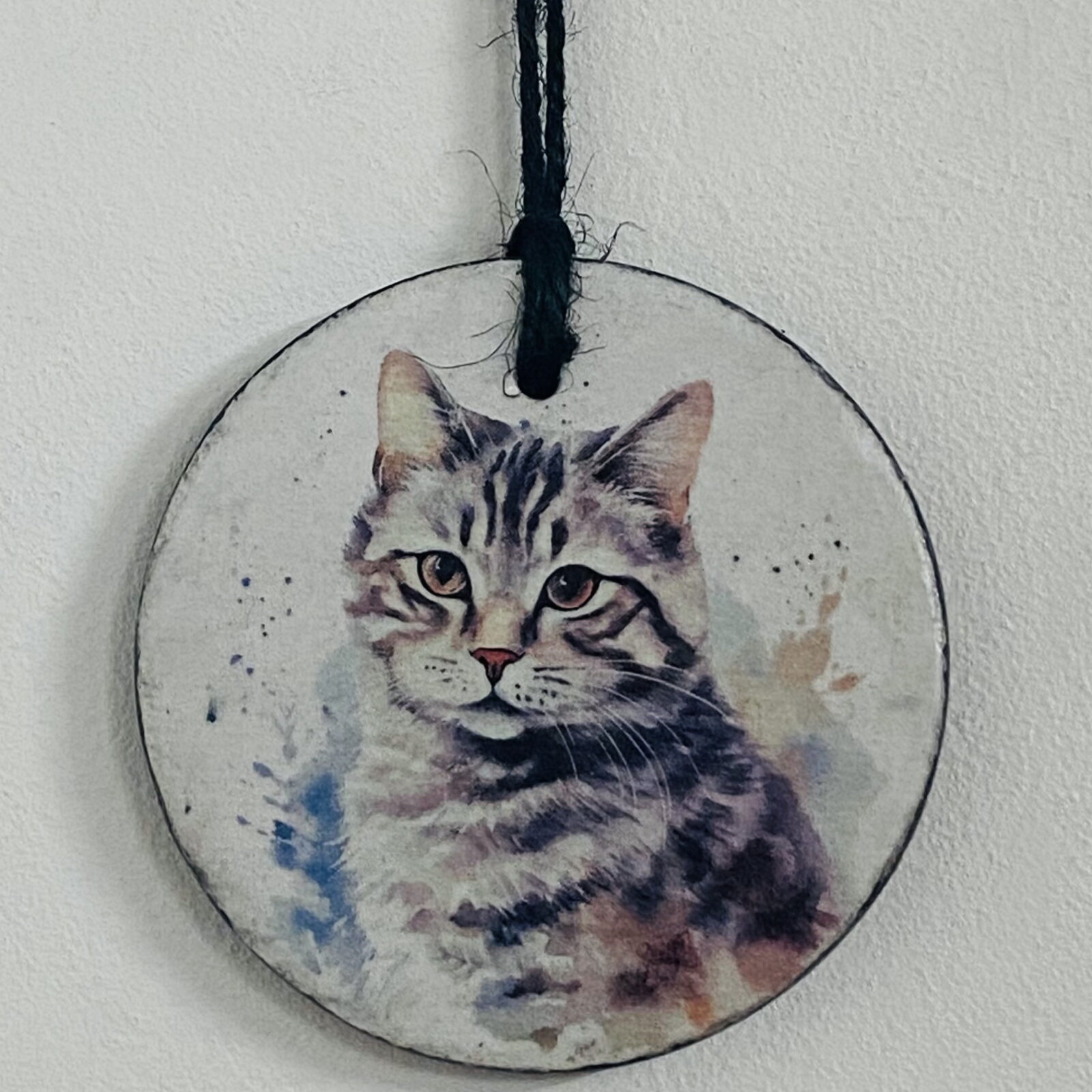 Water Colour Paint Effect Slate Circle - Cats - Tabby (3 Designs) - Image 4